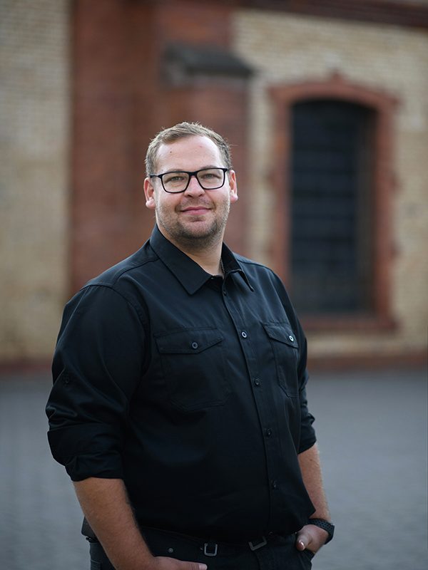 Regi_Portrait_Sascha-Stangl